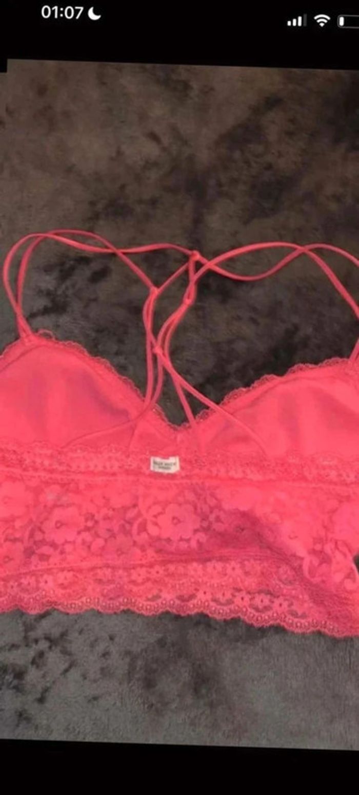 Soutien-gorge - photo numéro 2