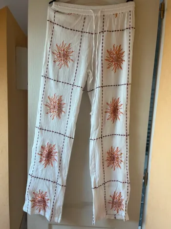 pantalon blanc soleil orange pull and bear