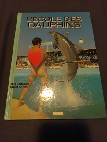 Livre l'école des dauphins
