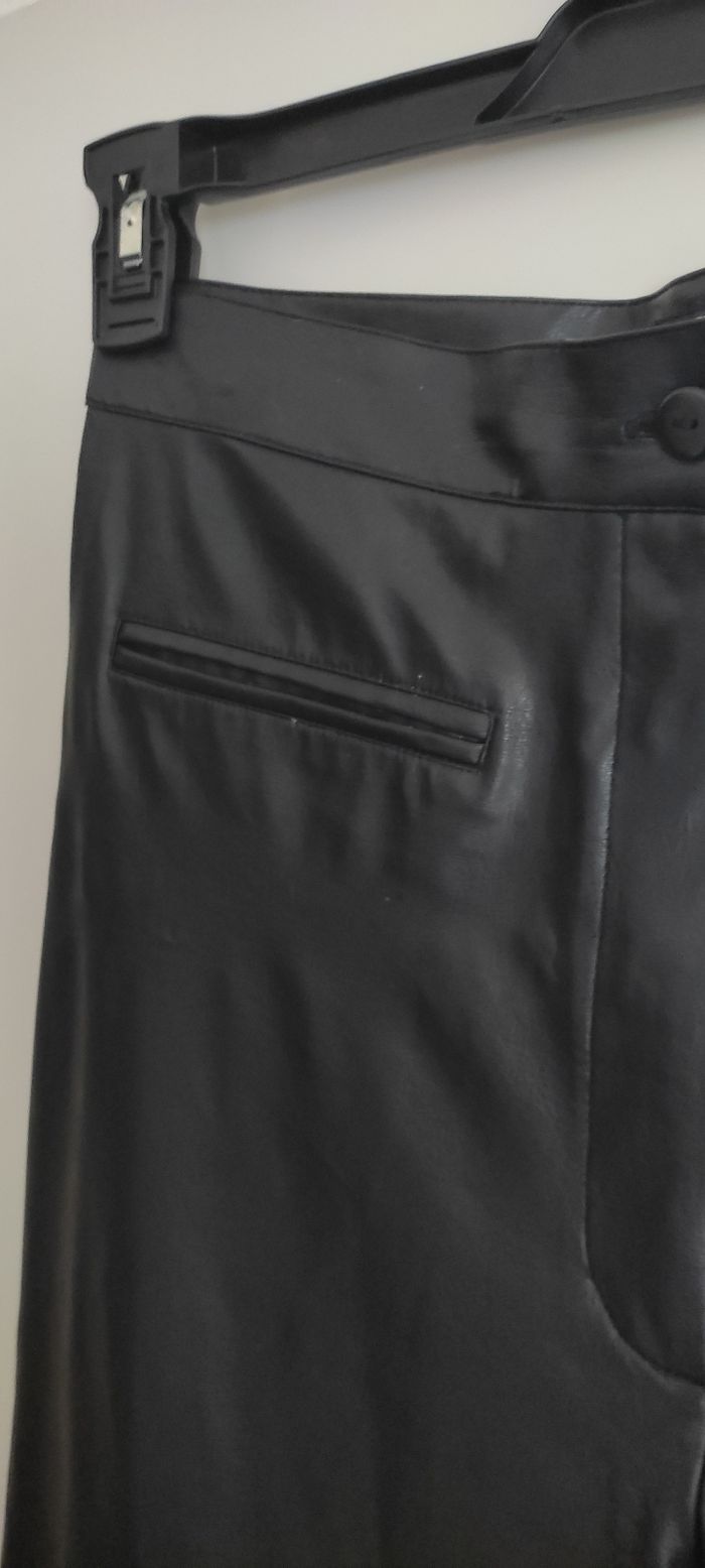 Simili cuir noir marque " Coming UP" - photo numéro 2
