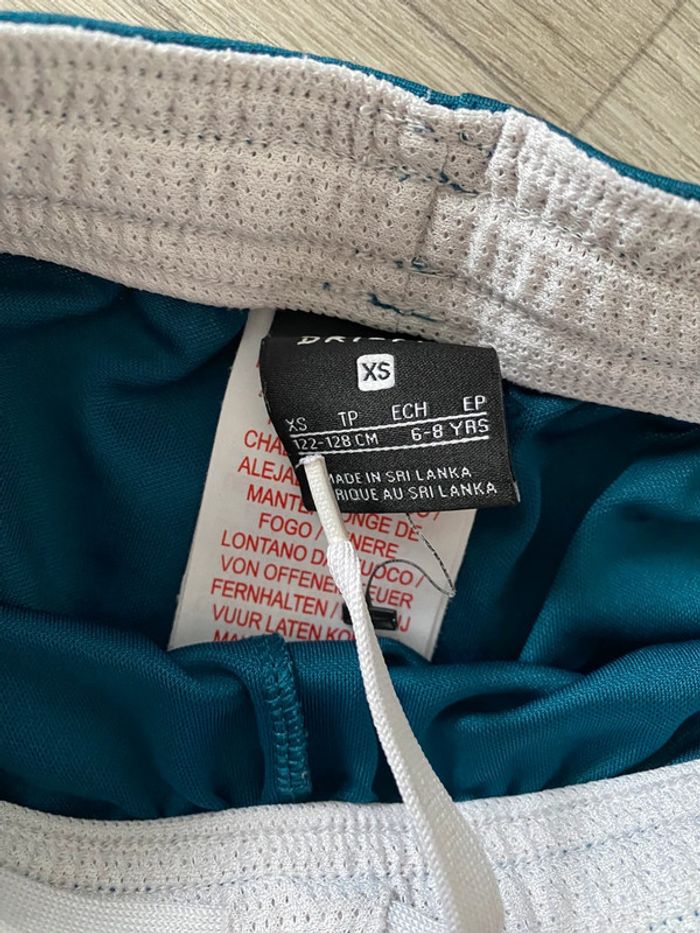 Nike short 6 / 7 ans - photo numéro 2