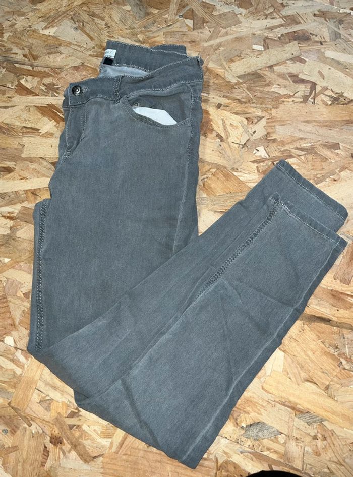 Jean skinny gris kiabi taille 42