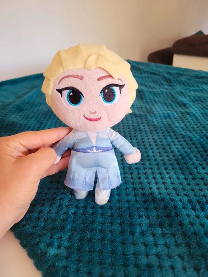 Peluche poupée  reine des neiges - photo numéro 2