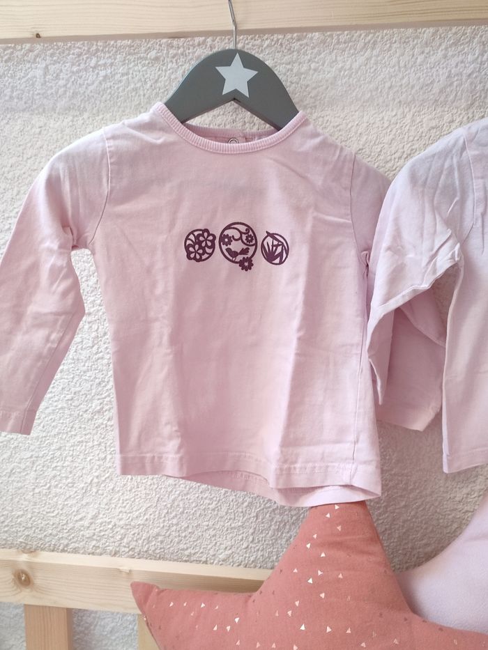 Lot de 2 tee-shirts manches longues - 18 mois - Très bon état - Kiabi/Kimbaloo - photo numéro 2
