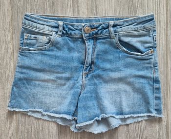 Short fille