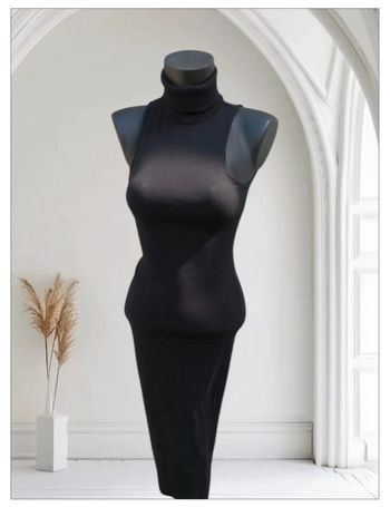 Robe noire sans manches taille S – style chaussette