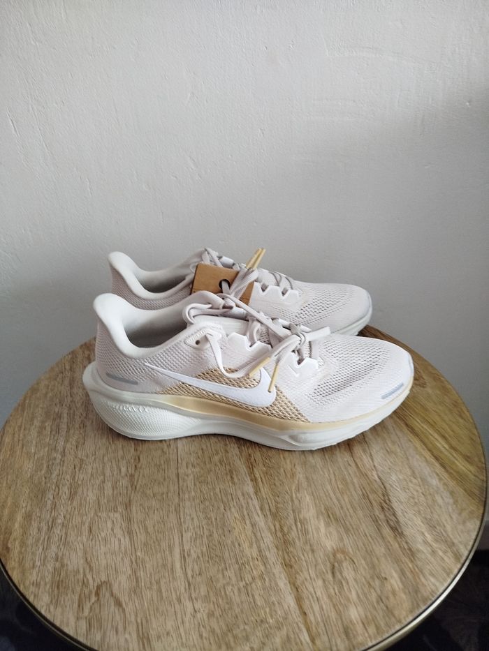 Baskets Nike T 39 - photo numéro 4