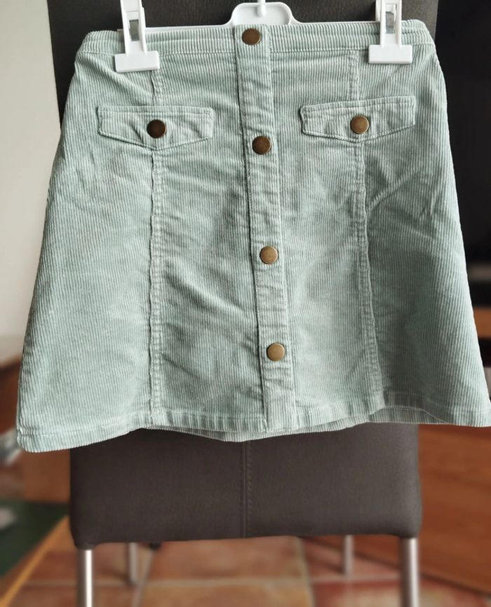 Jupe en velours vert pâle 12 ans