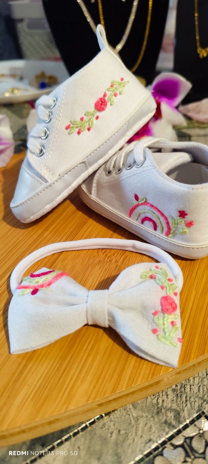 Bandeau et chaussures bébé taille 19 - photo numéro 2