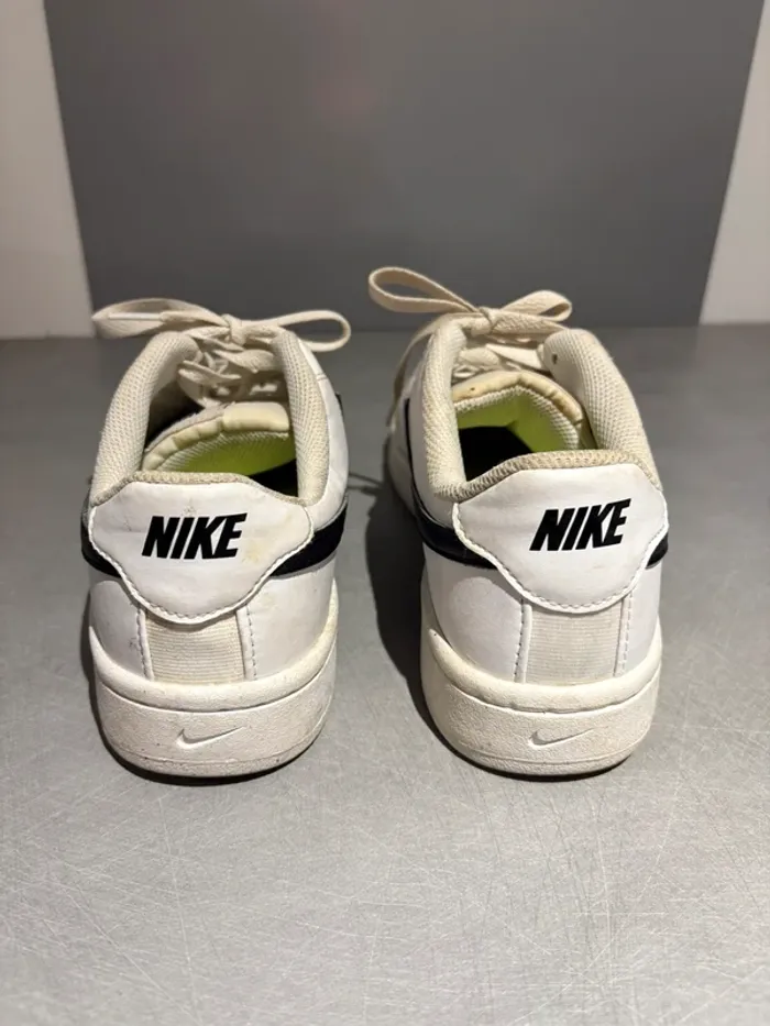 Basket Nike blanche pointure 43 - photo numéro 2
