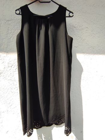 Robe d'été noir sans manches