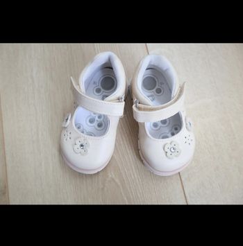 Chaussure taille 18