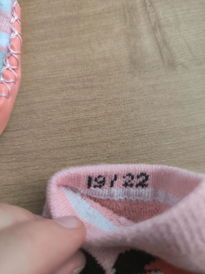 Chaussons Minnie 19/22 - photo numéro 4