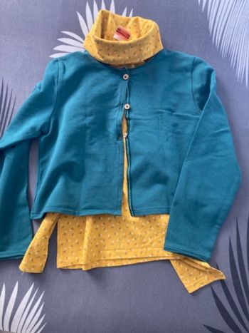 Ensemble gilet et sous pull 8 ans