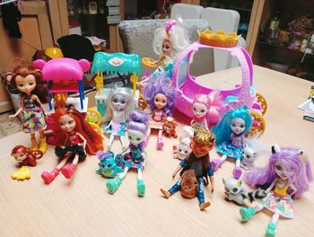 Gros lot de poupées enchantimals et accessoires