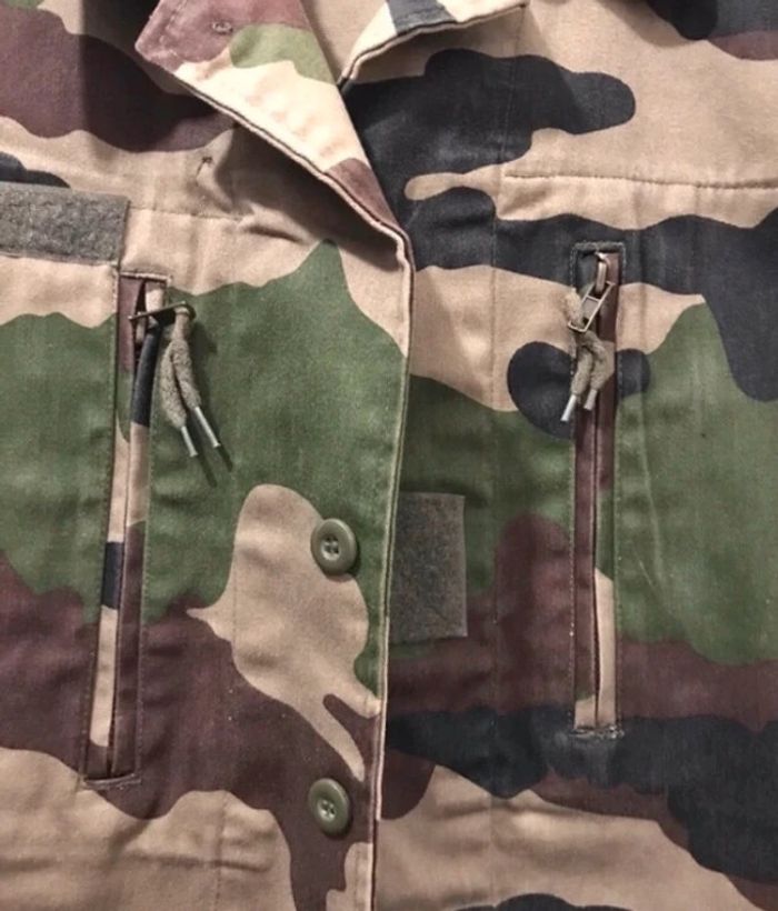 Veste militaire sans manches noir kaki avec des poches sur le torse T.U - photo numéro 3