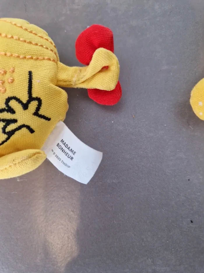 Lot 2 mini peluches Madame / Monsieur Bonheur – Jaune 🌞 - photo numéro 3