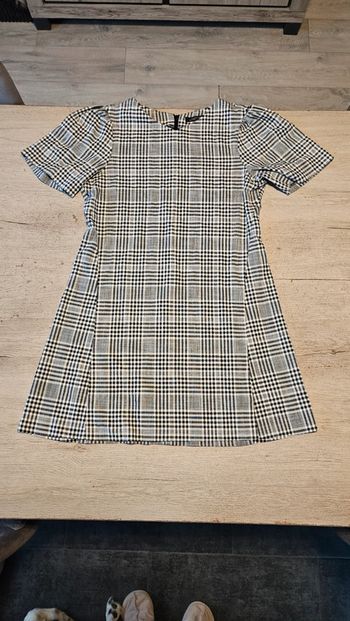 Robe courte à manches courtes, à carreaux gris, Zara Woman, taille M, nickel