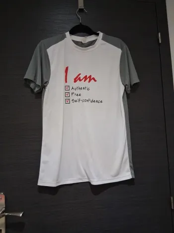 Tee shirt taille m sympa