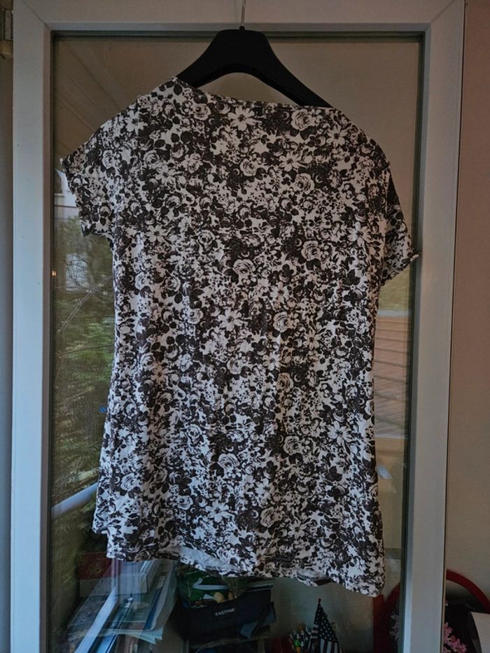 T-shirt à motif floral vintage - photo numéro 2