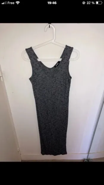 Robe à bretelle grise