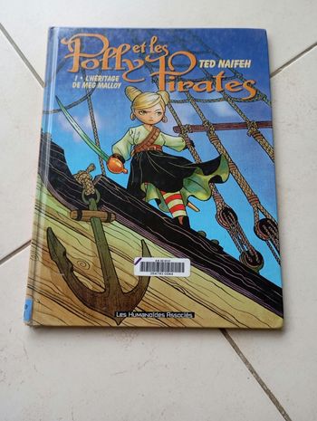 BD Polly et les pirates volume 1 Ted Naifeh