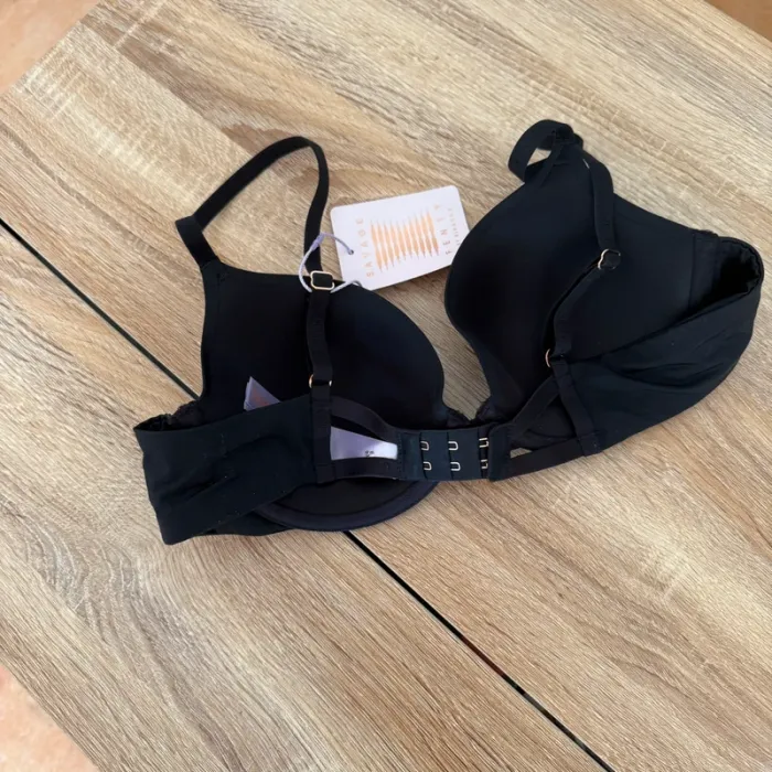 Soutien gorge neuf - photo numéro 3