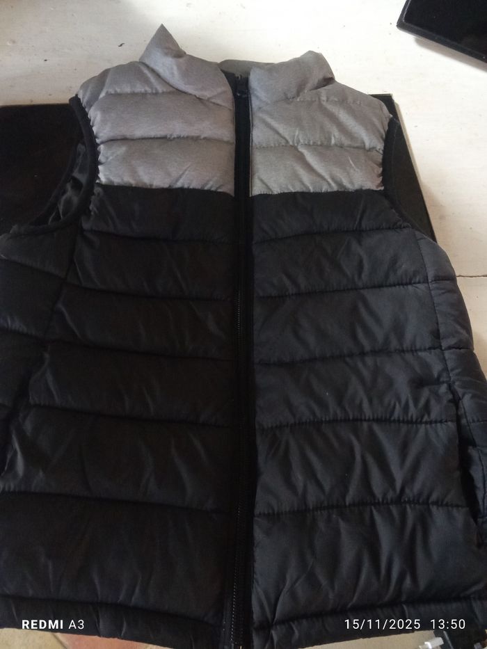 Veste sans manches 7/8 ans