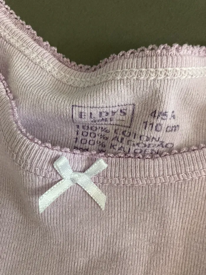 Maillots de corps 4-5 ans en très bon état - photo numéro 3