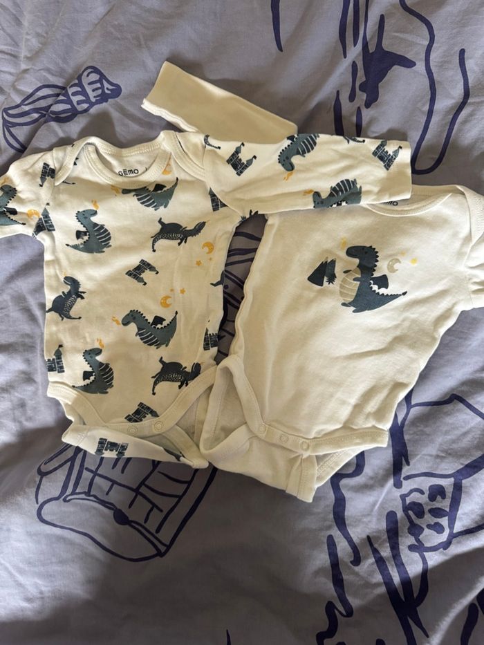 Lot de 2 bodies taille 3 mois - photo numéro 5