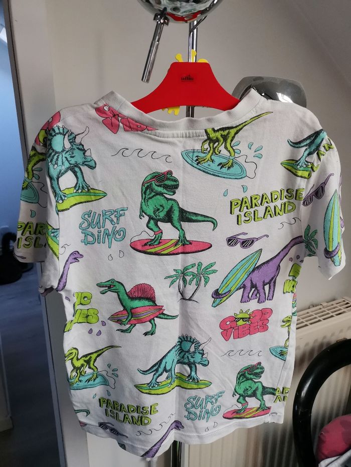 T-shirt dinosaures garçon H&M 5-6 ans - photo numéro 2