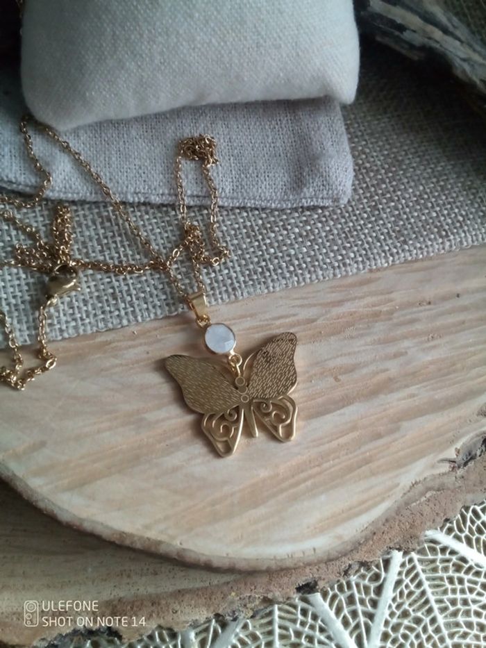 Collier papillon pierre de lune + carte - photo numéro 3