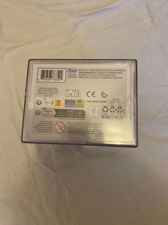 Funko Pop! Mad Hatter Glow in the Dark – Alice in Wonderland -#1060 - photo numéro 7