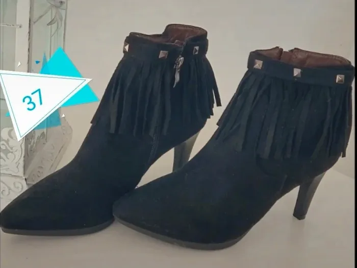 Superbes bottines à franges pointure 37