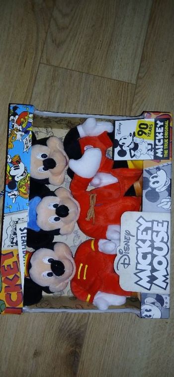 Lot de 3 peluches mickey neuves