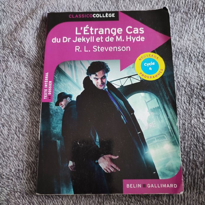 Livre L'étrange cas du Dr Jekyll et de M. Hyde - photo numéro 1