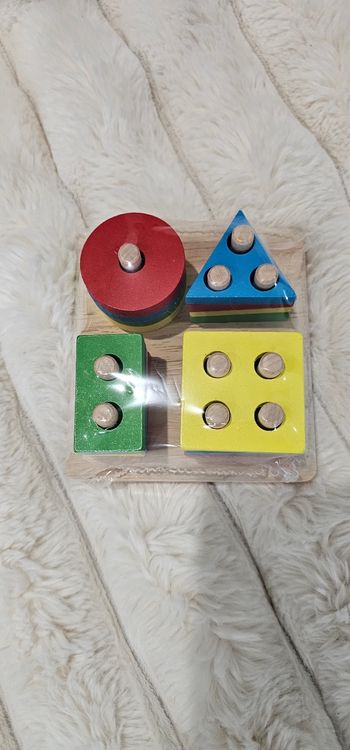 Jeu en bois trieur à forme en bois 12 mois Neuf