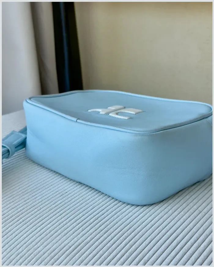 sac caméra bleu ciel Courrèges TBE - photo numéro 9