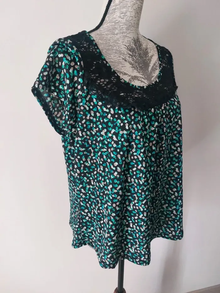 Haut vert et noir - photo numéro 3