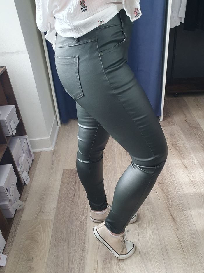 Pantalon simili cuir Séville olive Taille 42 - photo numéro 3