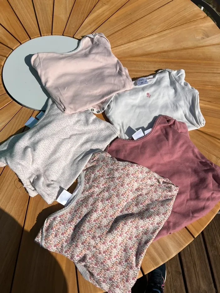 Ensemble de 5 bodys