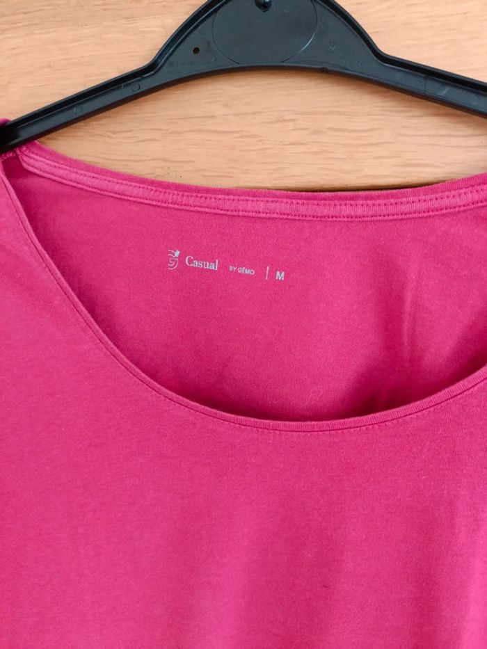 Tee-shirt rouge casual - photo numéro 2