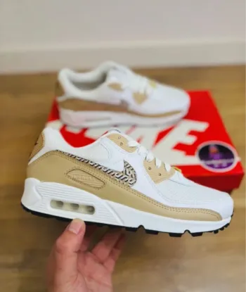 Nike Air Max 90 United In Victory + swoosh or x2 Taille 39