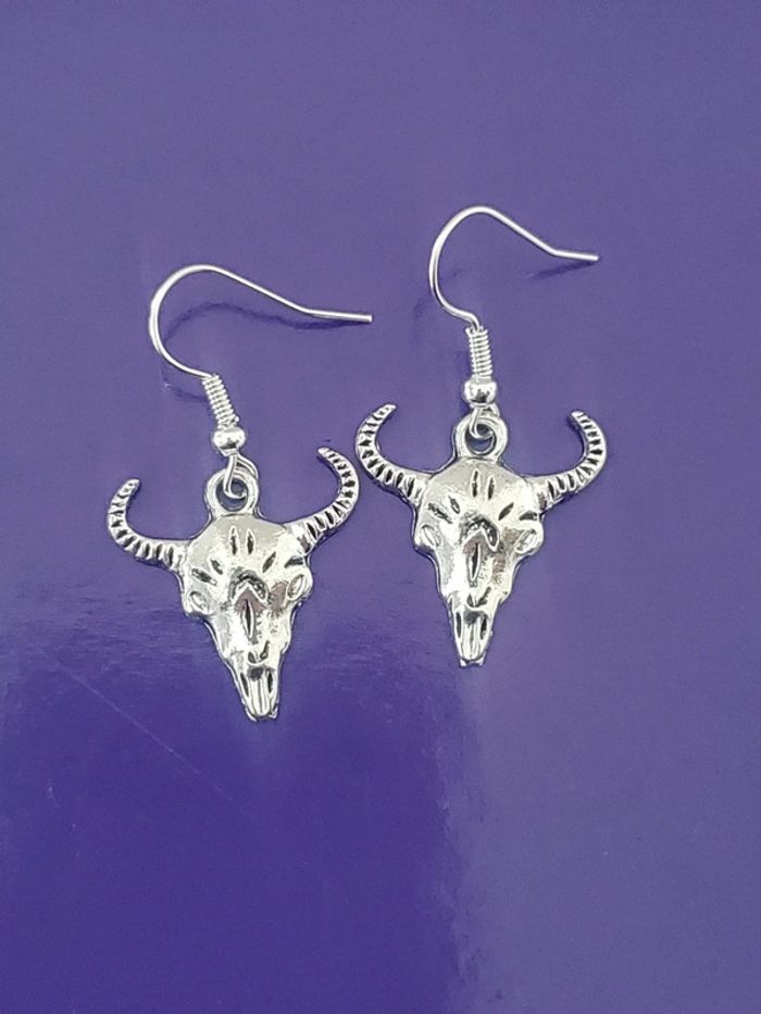 Boucle d'oreille crane de buffle - photo numéro 2