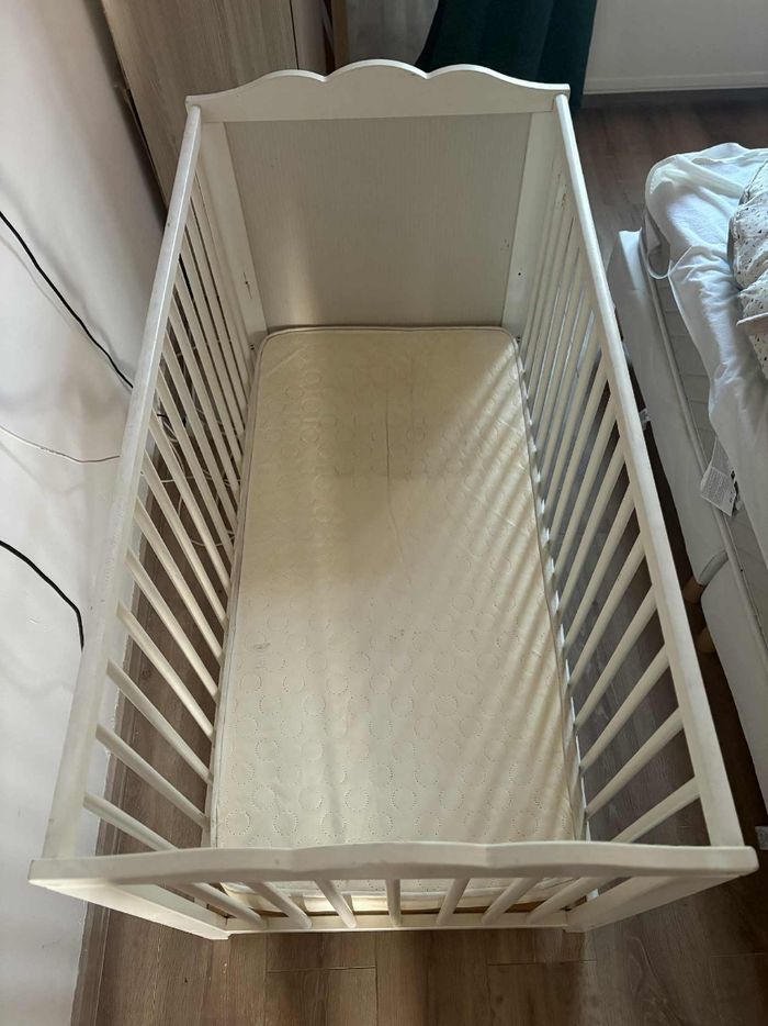 Lit à barreaux  avec matelas - photo numéro 2