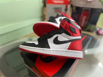 Jordan 1 high rétro high satin black toe