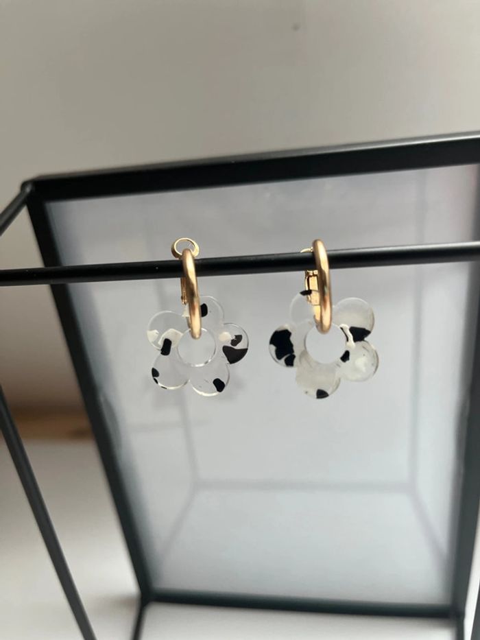Boucle d’oreilles, fleurs