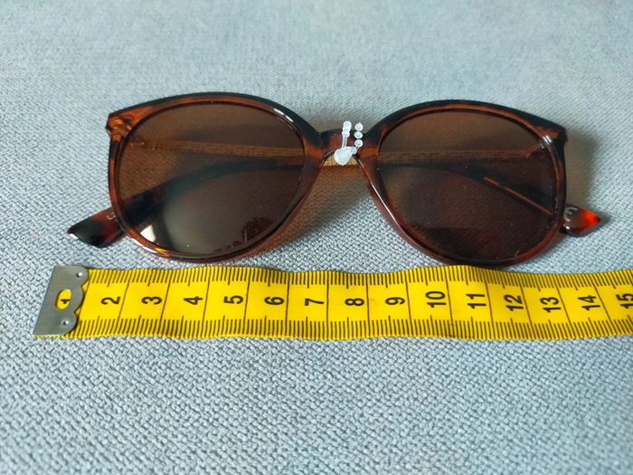Lunettes de soleil ambrées chic – Neuves - photo numéro 5