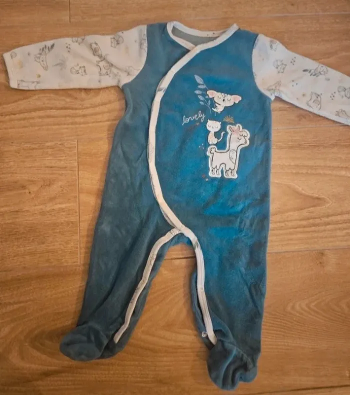 Pyjamas 12 mois - photo numéro 2