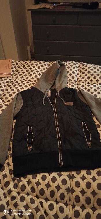 Manteau à capuche t. S